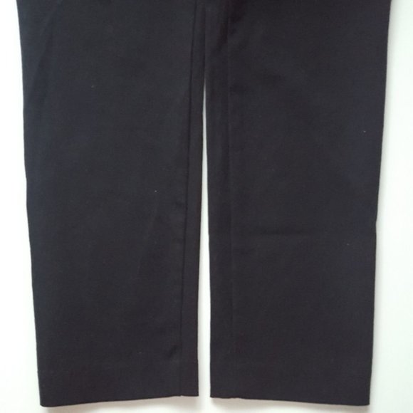 🦋 3/$25 Maternity Black Pixie Pants - Picture 4 of 5